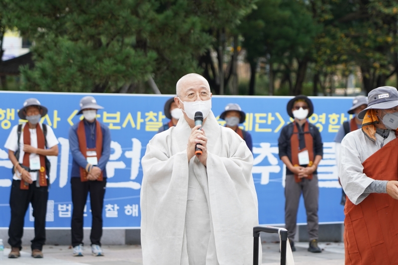 순례대중을 맞이하는 통도사 교구 대중들과 지역민들   (5)